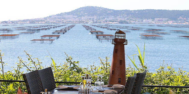 La Palourdière à Bouzigues propose une cuisine qui fleure bon la Méditerranée au bord de l'Etang de Thau.