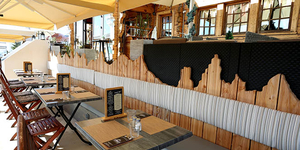 Le Chalet Chamoniard Lattes Restaurant savoyard avec une carte de grillades et de salades pour les beaux jours monte dans les alpages pendant l’été.(® SAAM-fabrice CHort) Le Chalet Chamoniard Lattes Restaurant savoyard avec une carte de grillades et de salades pour les beaux jours monte dans les alpages pendant l’été.(® SAAM-fabrice CHort)