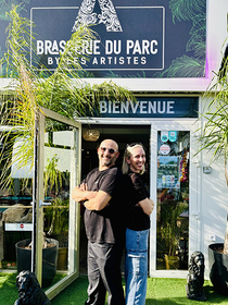 Clémentine et Philippe Gonin, gérants de la Brasserie du Parc By les Artistes à Pérols ( ® brasserie du parc by les artistes)