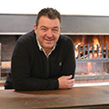 Le restaurant Au feu de bois à Sète qui propose des grillades au feu de bois de viandes et poissons, est géré par Michel Tayac.(® SAAM fabrice CHORT) Le restaurant Au feu de bois à Sète qui propose des grillades au feu de bois de viandes et poissons, est géré par Michel Tayac.(® SAAM fabrice CHORT)
