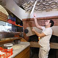 Pizzeria du Palais Montpellier est un restaurant italien avec une cuisine fait maison. Découvrez le portrait de son pizzaïolo Lou BREDIS.(® emma lahmi)
