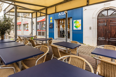 ASA Montpellier Restaurant Arceaux centre-ville avec des tables en terrasse (® alain Reynaud)
