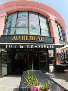 Au Bureau Montpellier Restaurant Brasserie Odysseum présente aussi une ambiance Pub ainsi que des concerts live, des happy hours, des retransmissions de matchs ( ® SAAM-Fabrice Chort)