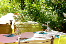 L’Auberge de La Crouzette de Combaillaux propose des Tables dans le jardin (® networld-fabrice Chort)