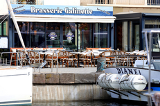 Brasserie Galinette Marseillan • Restaurant sur le port • Tables en terrasse (® SAAM-fabrice CHORT)