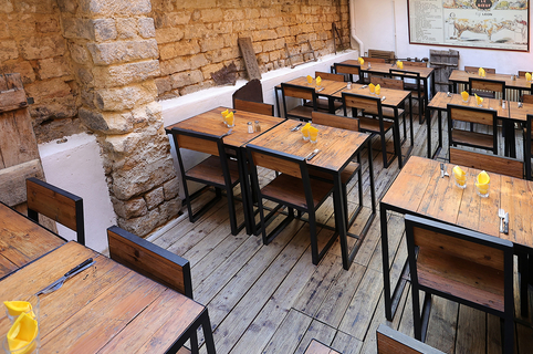 Café Léon Montpellier Restaurant cuisine fait maison et ses tables en terrasse (® SAAM-fabrice chort)