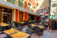 Café Léon Montpellier Restaurant cuisine fait maison et ses tables en terrasse au centre-ville (® networld-fabrice Chort)