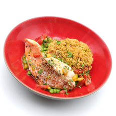 Filet de daurade tomate provençale légumes frais sauce vierge Filet de daurade tomate provençale légumes frais sauce vierge