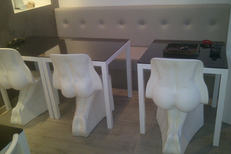 EDS-SUD Montpellier propose des Banquettes avec capitons et chaises Design (® EDS-SUD)