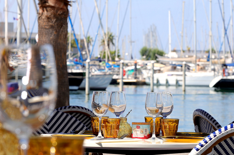 Grain de Sel La Grande Motte • Restaurant de poissons sur le port • Terrasse du restaurant face au port de la Grande Motte  (® SAAM- fabrice CHORT)