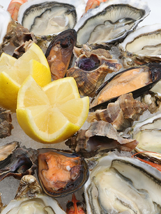 Huîtres Sanchez Loupian • plateaux d'huitres de Bouzigues et de coquillages et fruits de mer à composer, à commander et à emporter ( ® SAAM-fabrice CHORT)