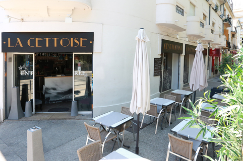 La Cettoise Montpellier est un restaurant fait maison avec des plats méditerranéens à base de poissons et produits frais dans le quartier des Beaux Arts.(® SAAM-Fabrice Chort)