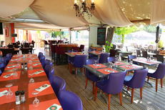La Jalade Montpellier Tennis et son restaurant avec ses tables en terrasse dans le quartier Hopitaux-Facultes  (® SAAM-Fabrice Chort)