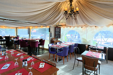 La Jalade Montpellier • restaurant avec tables en terrasse dans le quartier Hopitaux-Facultes  (® SAAM-Fabrice Chort)