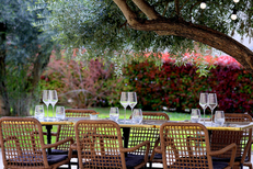 Restaurant La Maison Gely à Clapiers et ses tables en terrasse ( ® SAAM-fabrice CHORT)