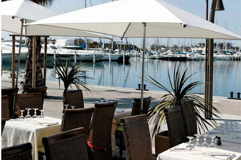 Terrasse avec vue sur le port du restaurant Le Clipper's de la Grande Motte (crédits photos: networld)