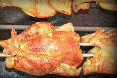 Le Grau Gourmand Grau du Roi propose des poulets rôtis au centre commercial Le Port Royal  (® networld-Fabrice Chort)