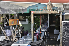 Le Marie Jean Sète • Restaurant avec tables en terrasse sur le quai   ( ® SAAM-fabrice CHORT)