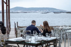 Le St Pierre Tarbouriech Loupian • huîtres et coquillages direct producteur en terrasse (® le st pierre tarbouriech)