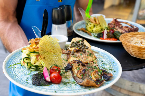 Les Poissons d’abord Montpellier • Poissonnerie et restaurant de poissons à Port Marianne (® facebook les poissons d'abord)