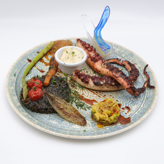 Tentacules de poulpes avec risotto d'épeautre à l'encre de seiche - les meilleurs restaurants à Montpellier- Les Poissons d'abord 