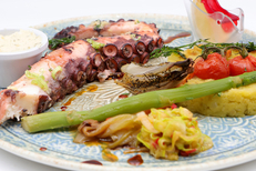 Les Poissons d’abord Montpellier • Poissonnerie et restaurant de poissons à Port Marianne • Plateaux d'huîtres, de coquillages à personnaliser (® SAAM- fabrice CHORT))