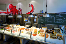 Les Poissons d’abord Montpellier • Poissonnerie et restaurant de poissons à Port Marianne (® SAAM- fabrice CHORT)