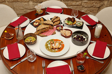 Plats à partager chez Nomadic Montpellier (® SAAM- fabrice CHORT)