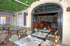 Le Bosigas Bouzigues • Restaurant de poissons • Tables en terrasse (® SAAM-fabrice CHORT)