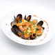 Tagliatelles de la mer aux crustacées et aux fruits de mer