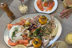 Tarbouriech Montpellier • Restaurant de poissons et produits de la mer aux Halles Jacques Cœur (® Tarbouriech)
