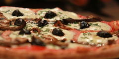 Pizzeria Montpellier et une Pizza au feu de bois (® NetWorld - Fabrice Chort)